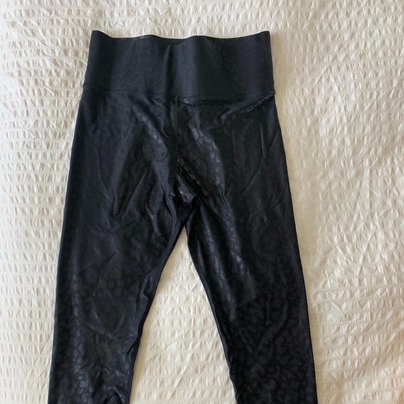 Carbon38 Pants - Carbon38 TEREZ Foil Printed Tall Band Legging